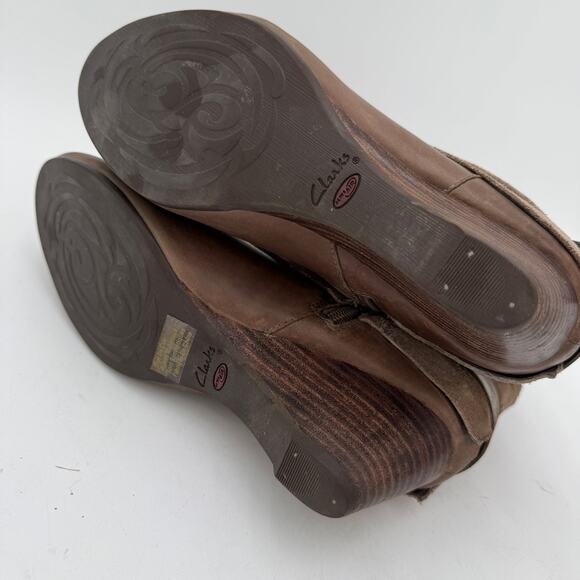 Clark’s Artisan Brown Leather Suede Trolley Buckle Heels Booties Size 8.5 - Picture 8 of 8